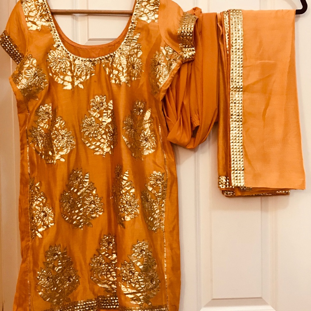 Indian suits - Picture 3 of 8